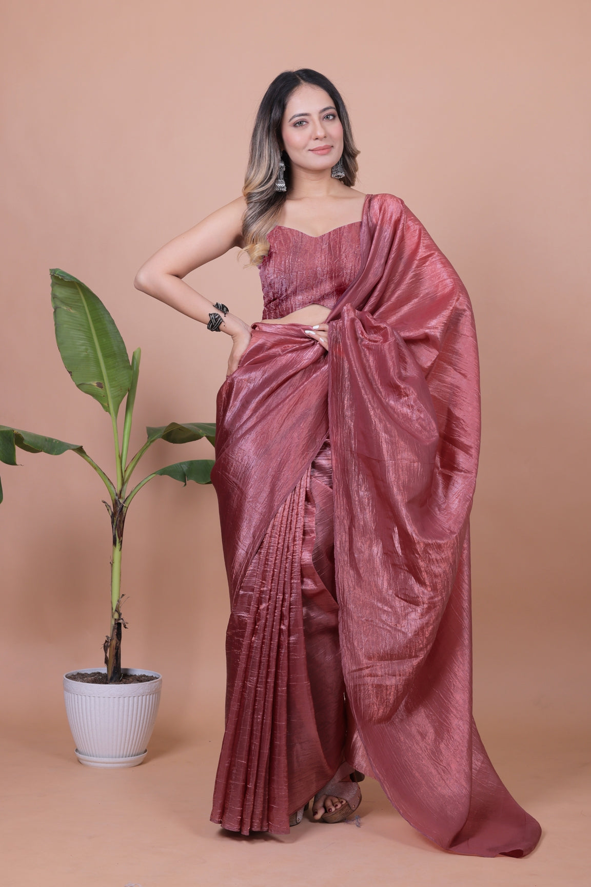 Elegant Metallic Rose Pink Tissue Silk Crunchy Party Wear Saree