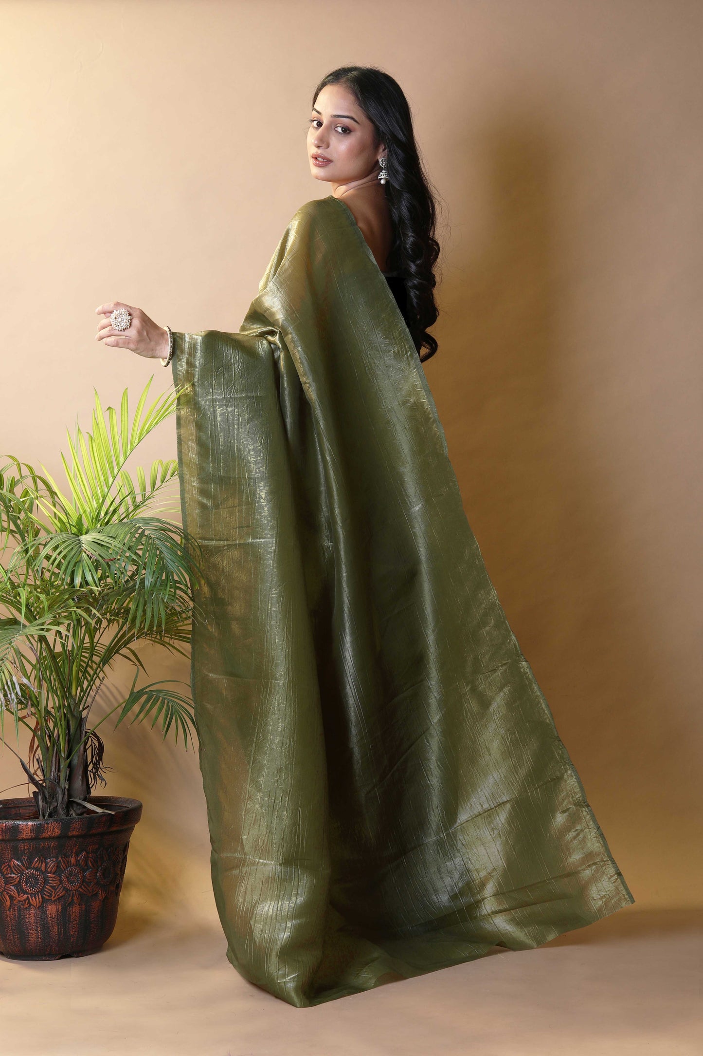 Elegant Mehendi Green Tissue Silk Crunchy Party Wear Saree